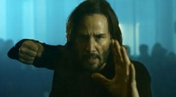 "Matrix 4": Novas imagens mostram briga entre Keanu Reeves e Yahya Abdul-Mateen II - Divulgação/Warner Bros.