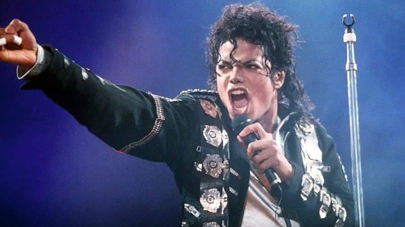Michael Jackson durante um show em Nova York, 1998 - YouTube