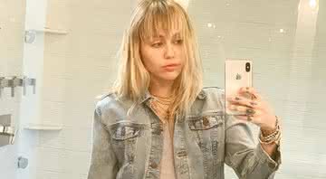 Miley Cyrus em selfie nas redes sociais - Instagram