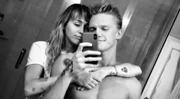Miley Cyrus e Cody Simpson - Instagram