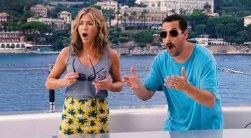 Jennifer Aniston e Adam Sandler em Mistério no Mediterrâneo - Netflix
