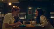 Lana Condor e Cole Sprouse em "Moonshot" - Divulgação/HBO Max