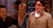Phoebe (Lisa Kudrow) se casou com Mike (Paul Rudd) no final da série, mas quase ficou com David (Hank Azaria, à direita) - YouTube