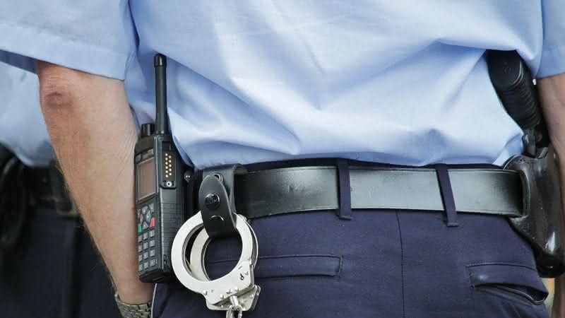 Policiais multam homem que "peidou" neles - Pixabay
