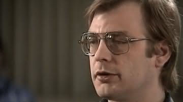 Relembre a entrevista que serviu de inspiração a Evan Peters para interpretar o serial killer Jeffrey Dahmer - Divulgação/NBC