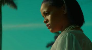 Rihanna no clipe da música Needed Me - YouTube