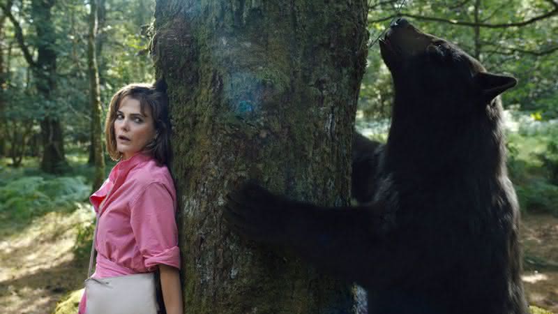 "Urso do Pó Branco", novo filme dirigido por Elizabeth Banks, é baseado em uma história real - Reprodução: Universal Pictures