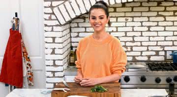Selena Gomez está de volta na cozinha para a 3ª temporada de "Selena+Chef" - Reprodução/HBO Max