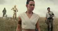 Rey e outros personagens em cena de A Ascensão Skywalker - Disney