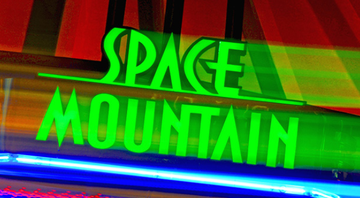 Space Mountain é uma das atrações nos parques da Disney - Divulgação/Disney