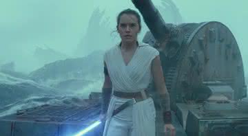 Daisy Ridley como Rey em cena do trailer final de Star Wars: A Ascensão Skywalker - YouTube/Lucasfilm