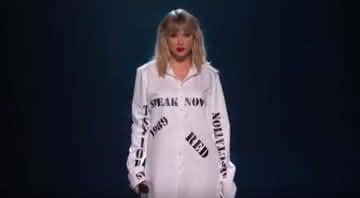 Taylor Swift em apresentação no American Music Awards - YouTube
