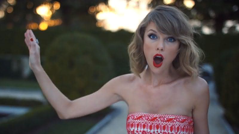Taylor Swift no clipe de "Blank Space" - Reprodução/YouTube