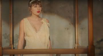 Taylor Swift no clipe de "Willow" - Reprodução/YouTube