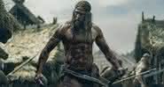 Alexander Skarsgard como príncipe Viking em “The Northman” - (Divulgação/Focus Feature)