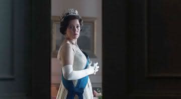 Olivia Colman como Rainha Elizabeth II em The Crown (Reprodução/Netflix)