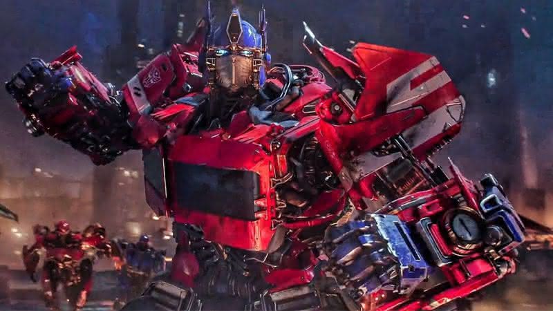 "Transformers: O Despertar das Feras" ganha novo pôster com Optimus Primes em destaque - Reprodução: Paramount Pictures