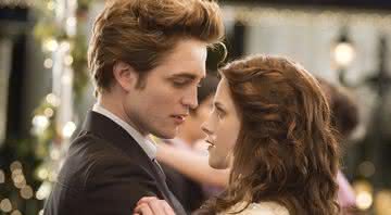 Robert Pattinson e Kristen Stewart interpretaram Edward Cullen e Bella Swan nas adaptações para o cinema da saga Crepúsculo - Divulgação/Summit Entertainment