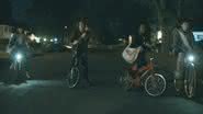 Viagem no tempo fica sinistra em novo teaser de "Paper Girls"; assista - Divulgação/Amazon Prime Video