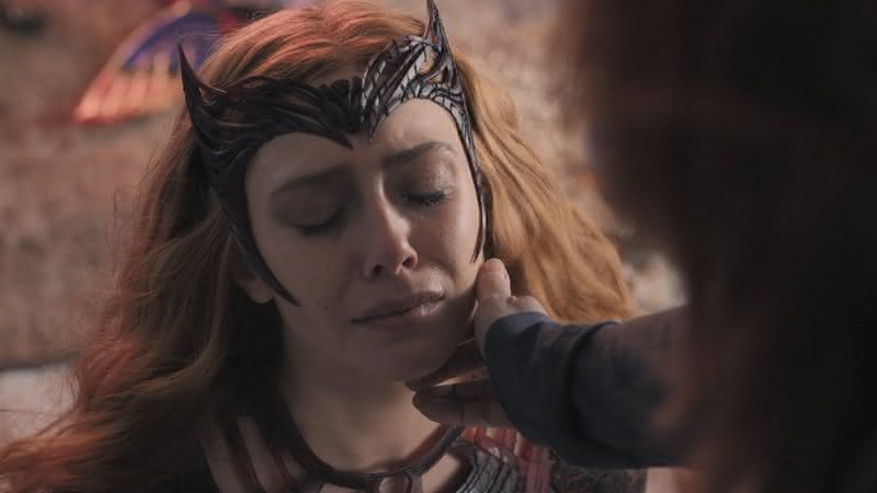 Elizabeth Olsen como Feiticeira Escarlate em "Doutor Estranho no Multiverso da Loucura" - Divulgação/Marvel Studios
