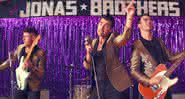 What A Man Gotta Do, clipe do grupo Jonas Brothers - YouTube