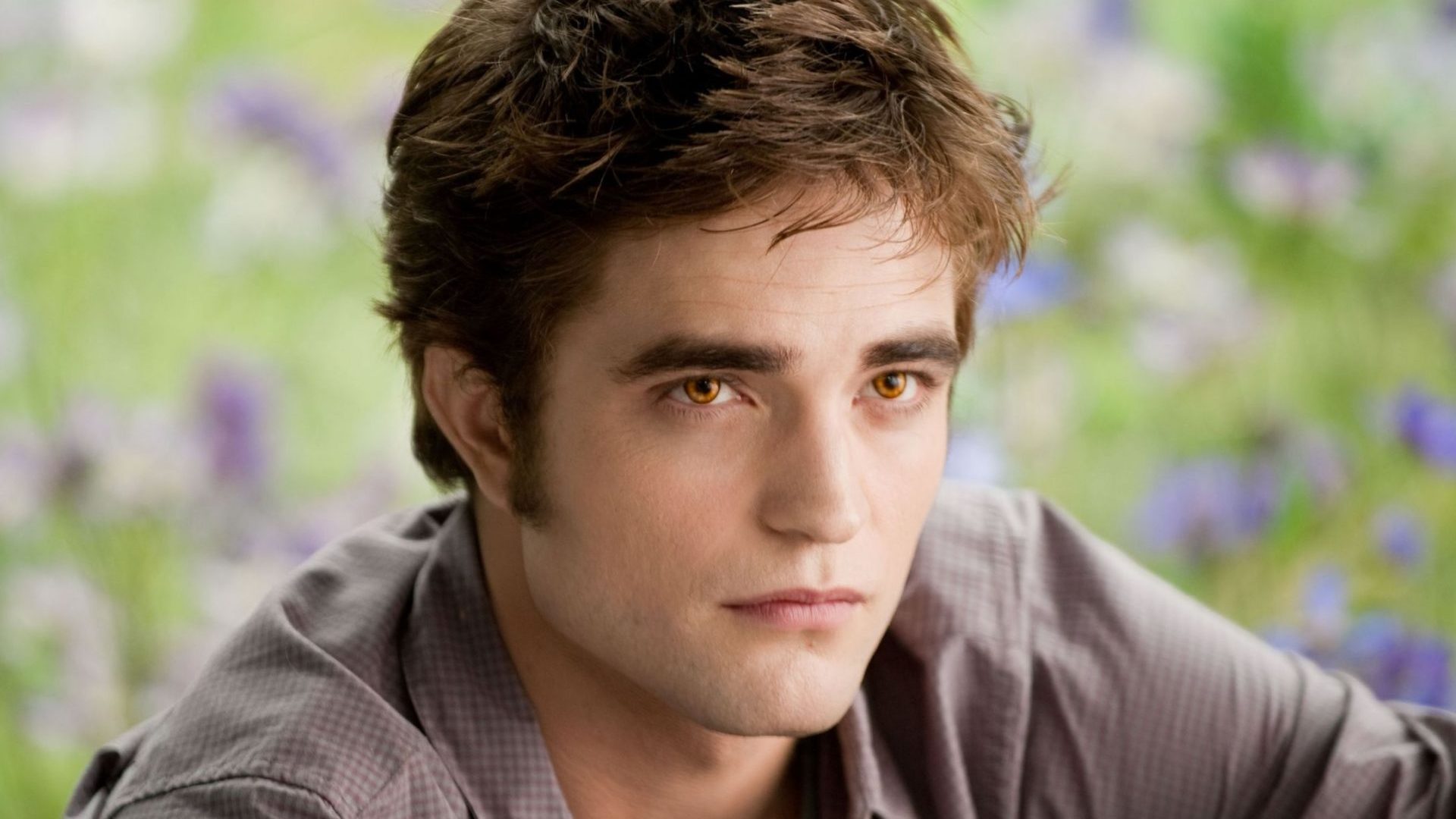 Robert Pattinson became famous for playing Edward Cullen, from 