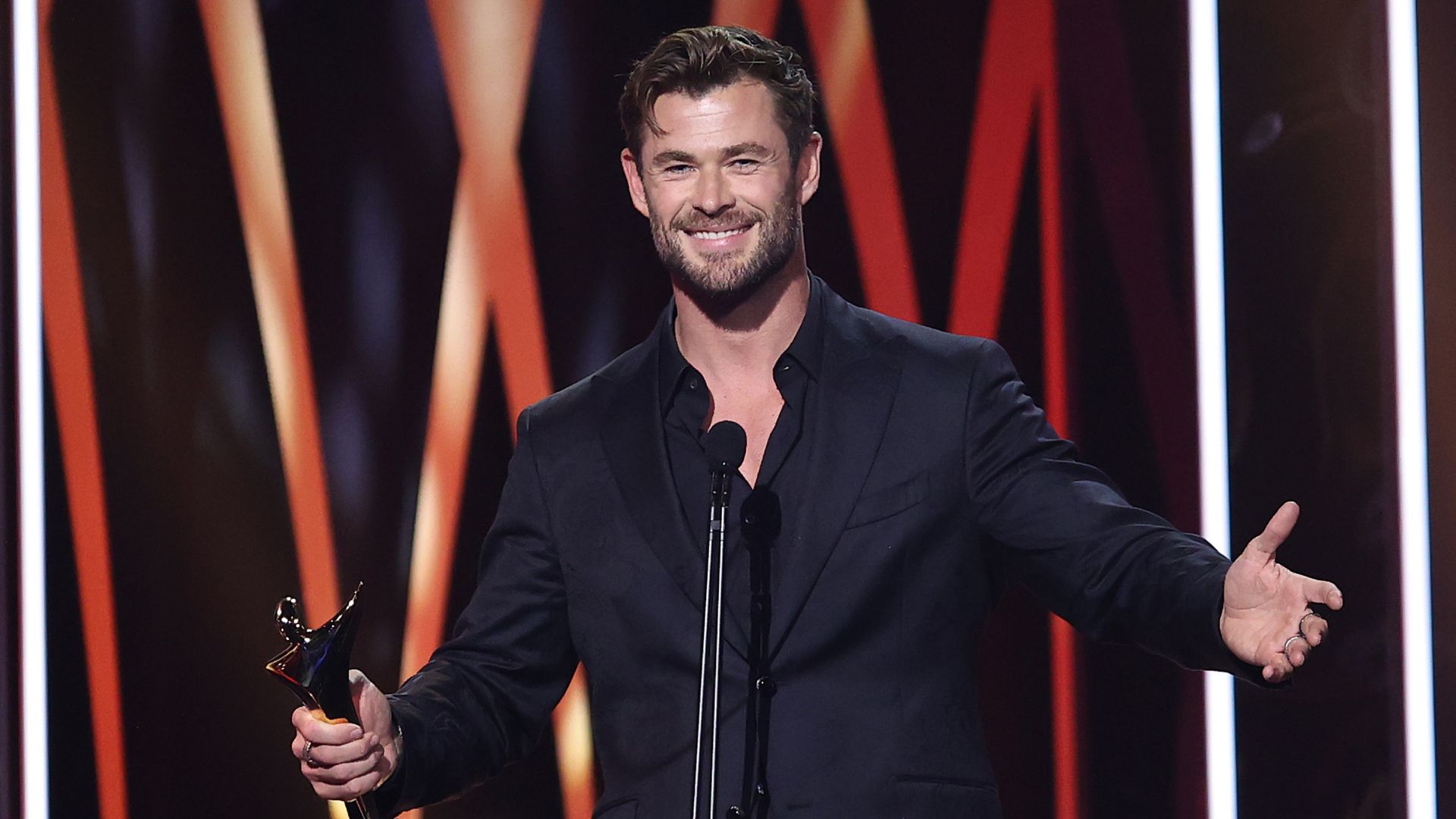Chris Hemsworth pausará carreira de ator após revelação de risco de  Alzheimer