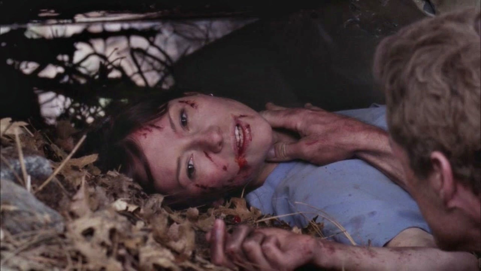 Lexie Grey, irmã de Meredith vivida por Chyler Leigh, morre em um acidente de avião em "Grey's Anatomy' (Foto: Reprodução/ABC)