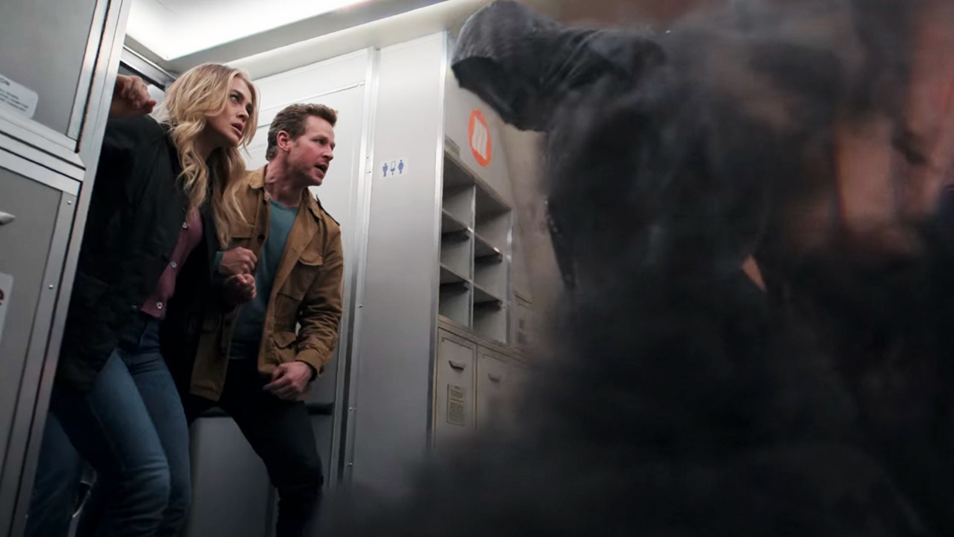 Passageiros do voo 828 lutam contra a morte no último episódio de "Manifest" (Foto: Reprodução/Netflix)
